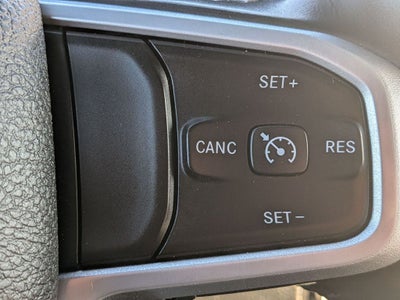 2022 RAM 1500 Big Horn Crew Cab 4x4 5'7" Box