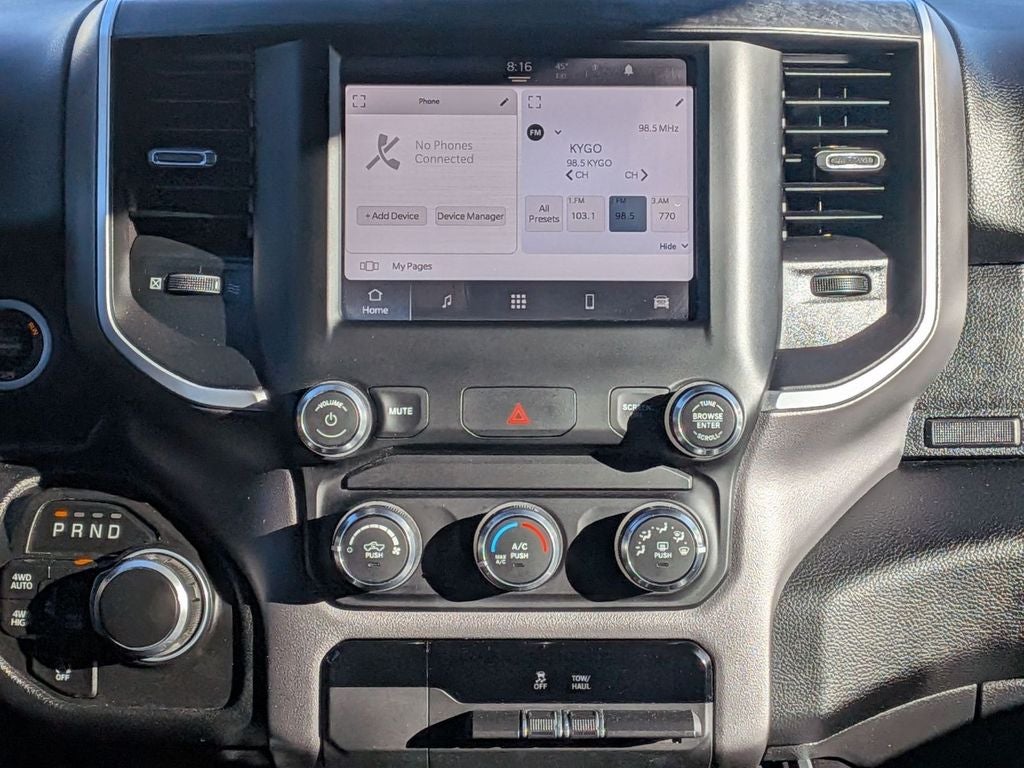 2022 RAM 1500 Big Horn Crew Cab 4x4 5'7" Box