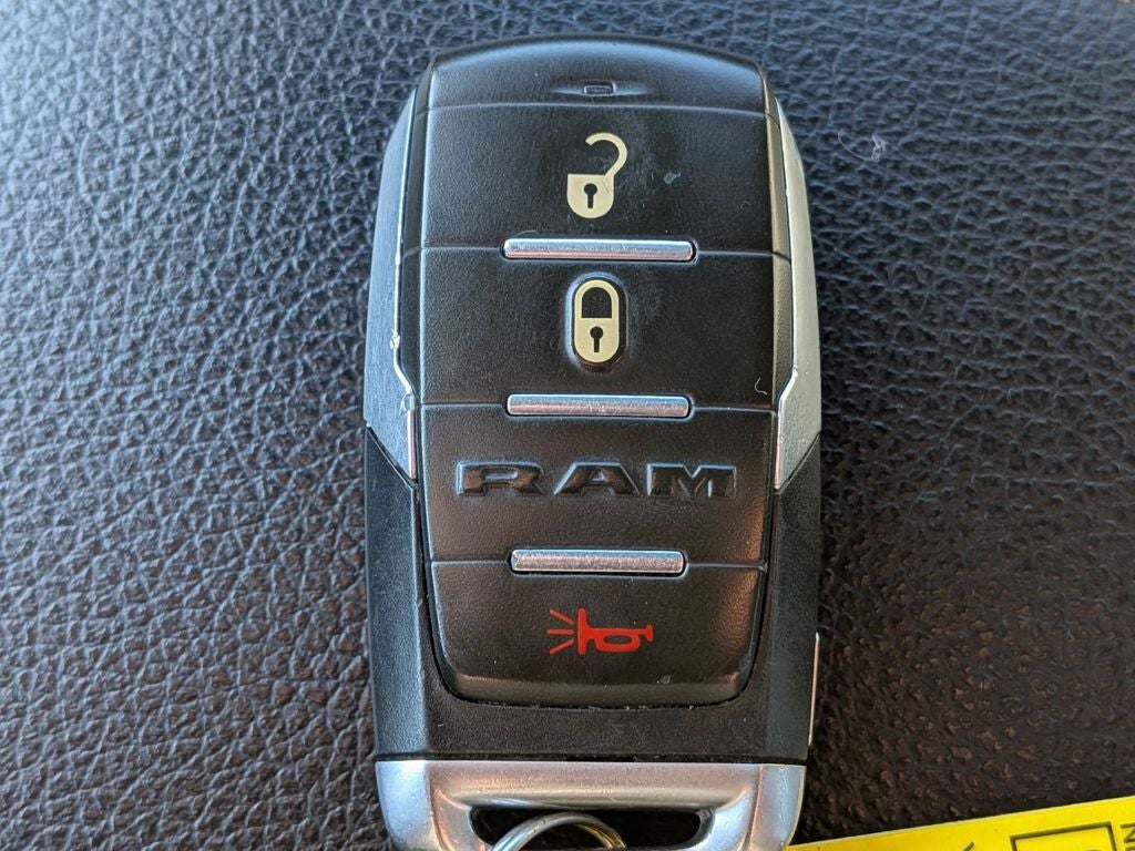 2022 RAM 1500 Big Horn Crew Cab 4x4 5'7" Box