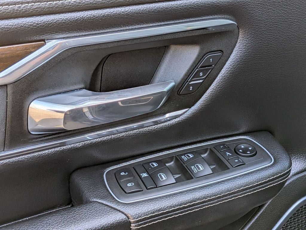 2021 RAM 1500 Laramie Crew Cab 4x4 5'7" Box