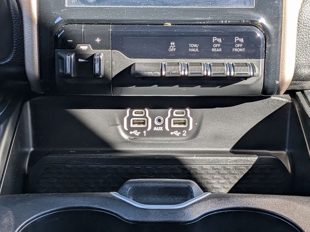 2021 RAM 1500 Laramie Crew Cab 4x4 5'7" Box