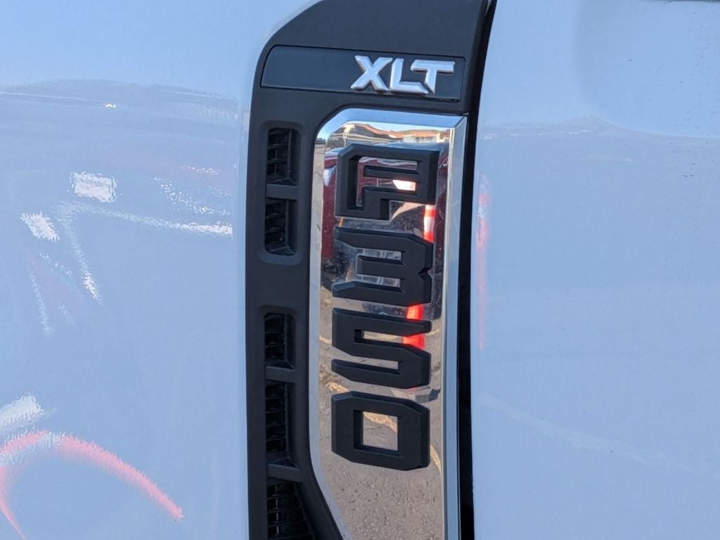 2025 Ford Super Duty F-350 DRW XL