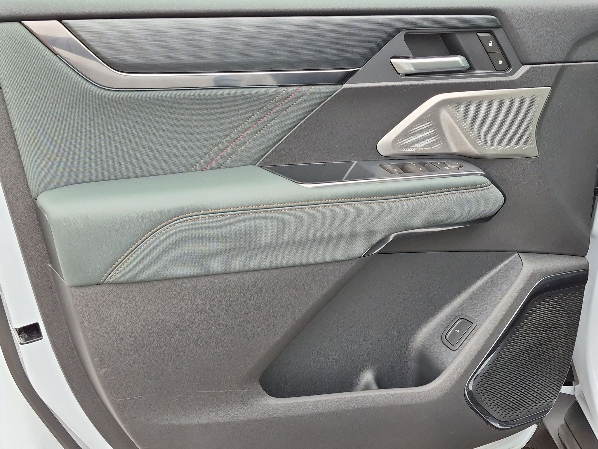 2027 GMC Acadia AT4