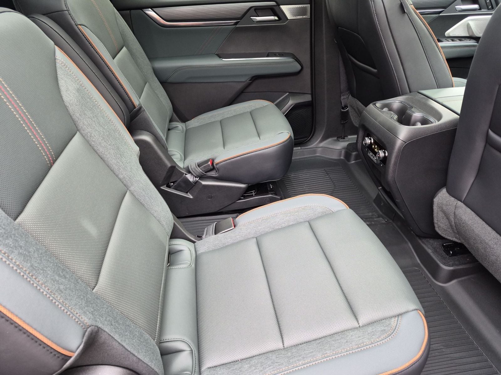 2027 GMC Acadia AT4