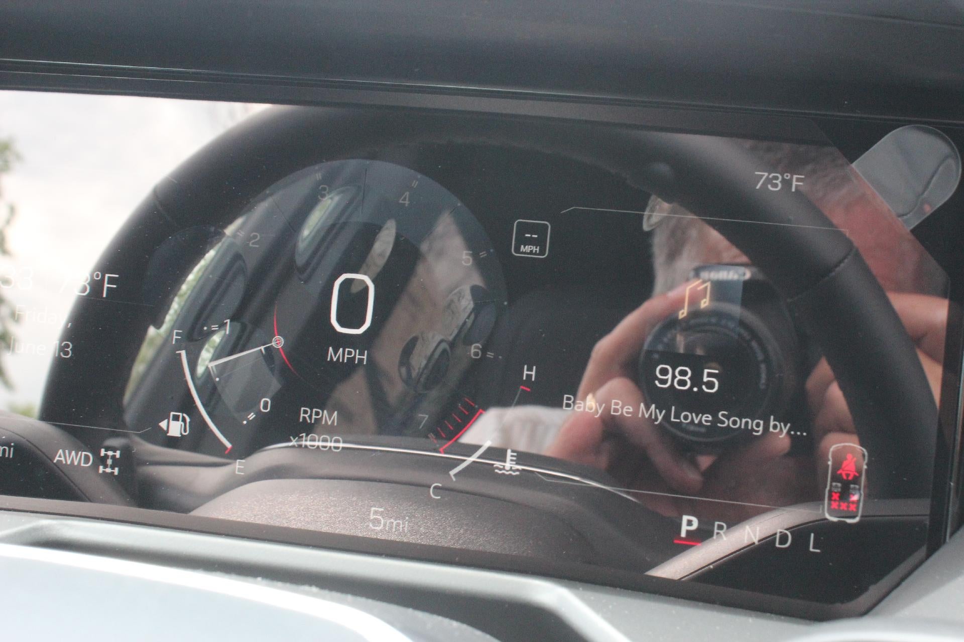 2025 GMC Acadia Elevation