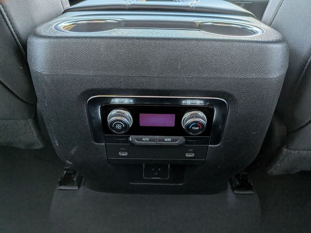 2023 GMC Yukon SLE