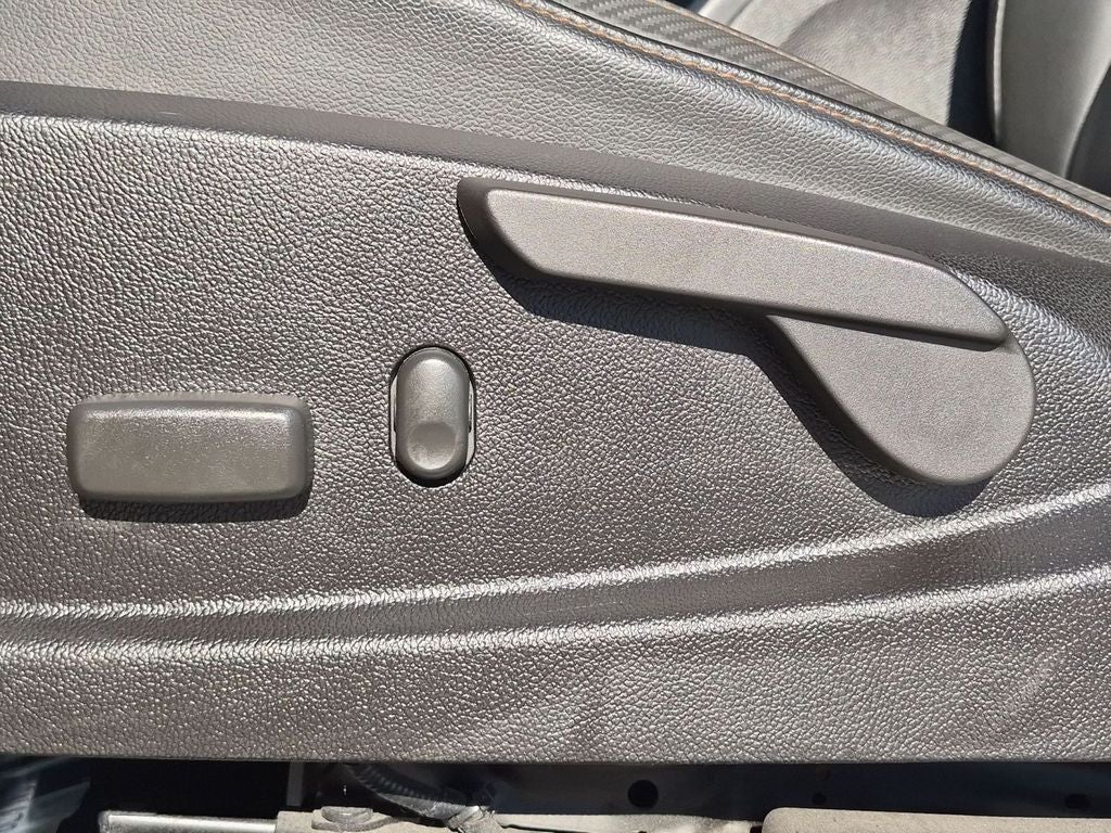 2021 GMC Canyon 4WD AT4 w/Leather