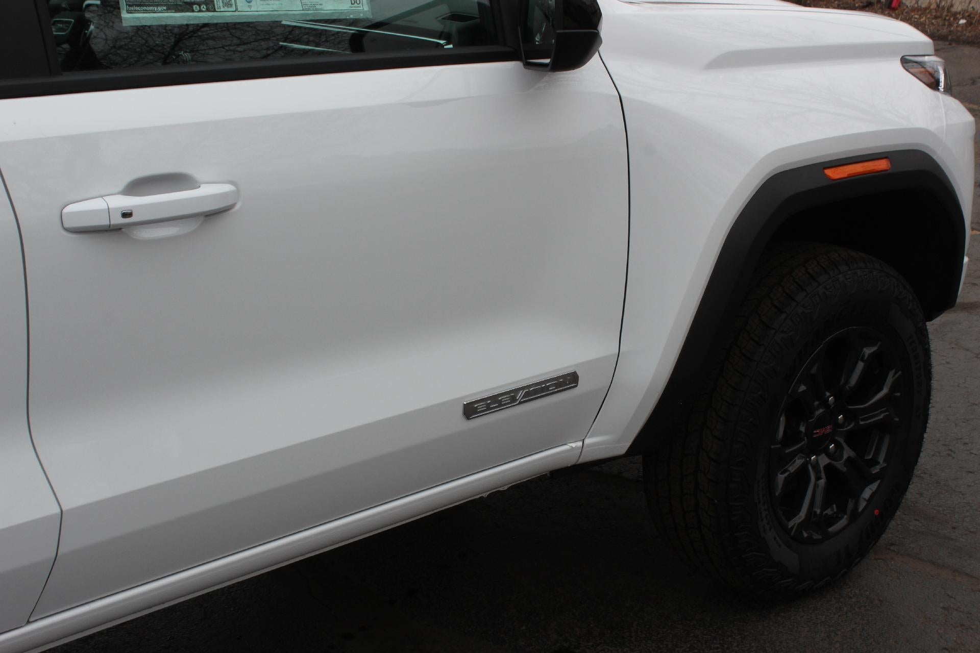 2025 GMC Canyon Elevation