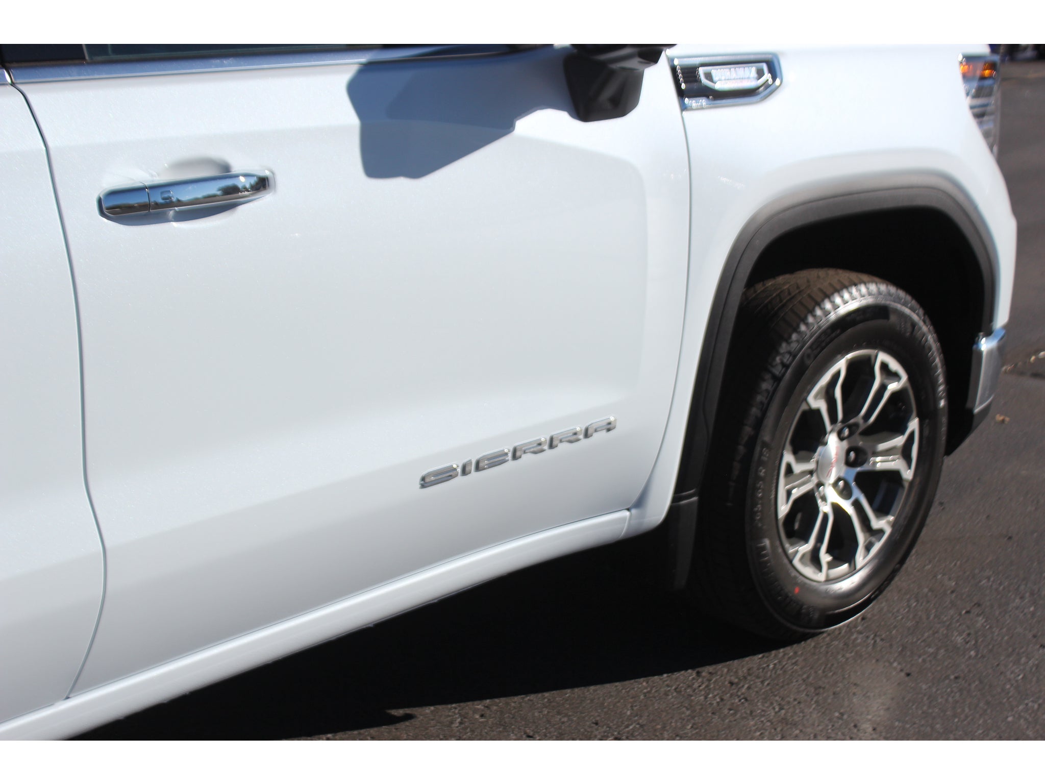 2026 GMC Sierra 1500 SLT - Photo 12