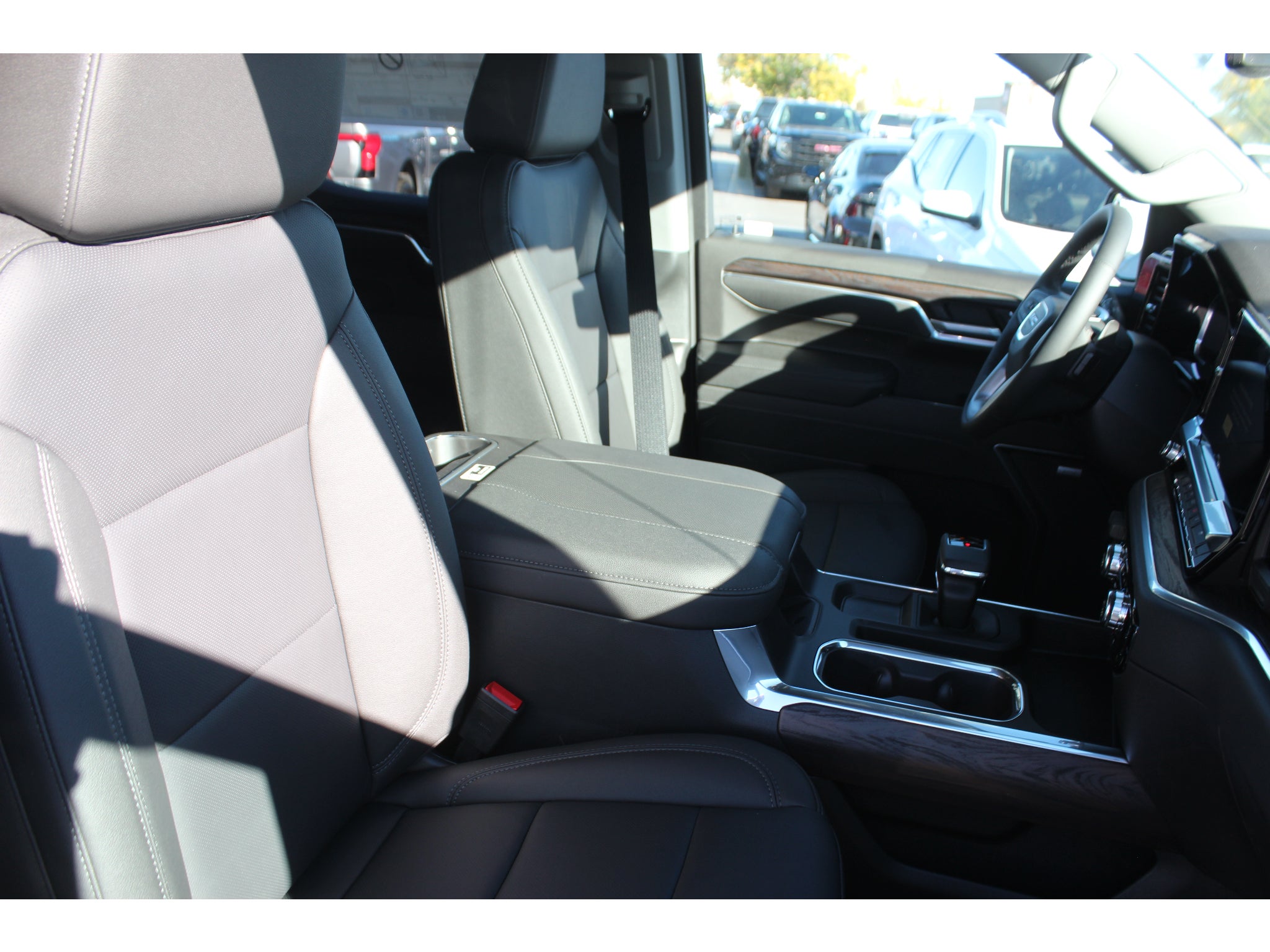 2026 GMC Sierra 1500 SLT - Photo 25