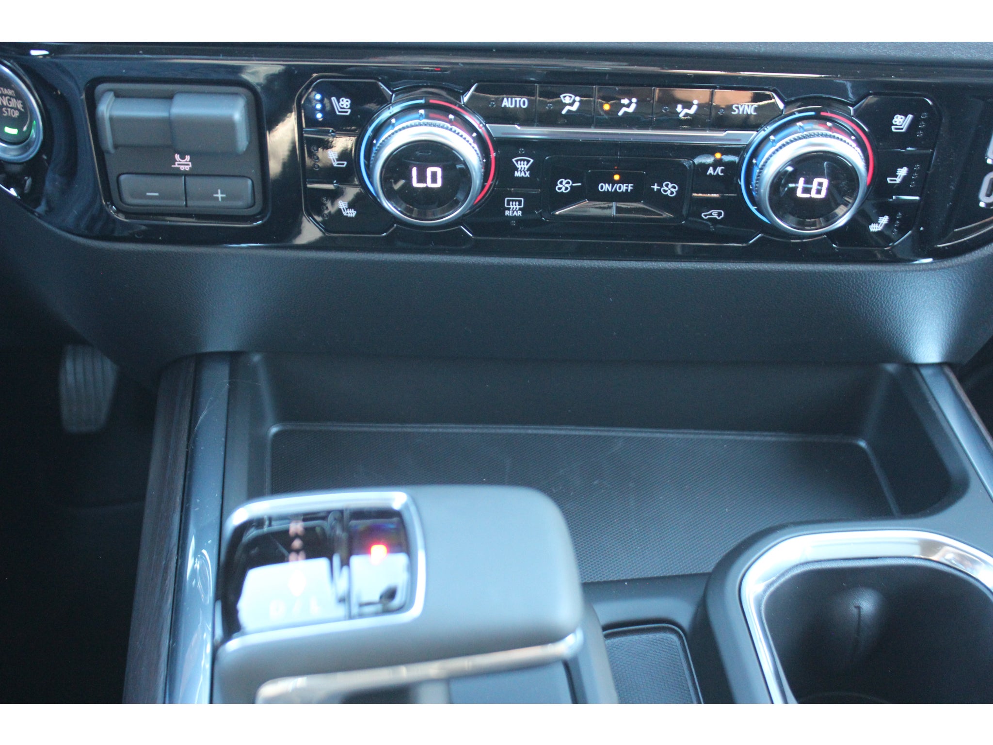2026 GMC Sierra 1500 SLT - Photo 37