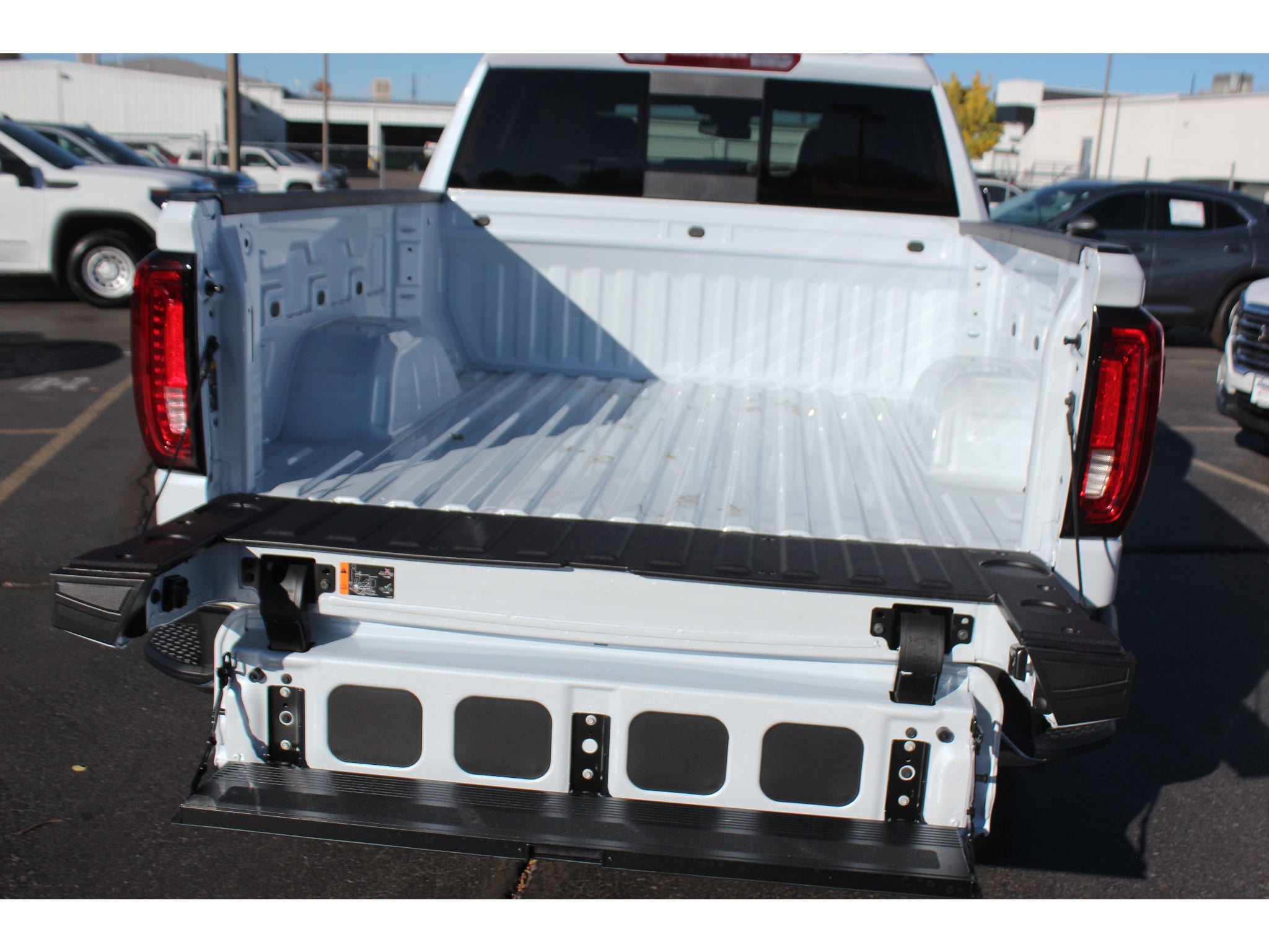 2026 GMC Sierra 1500 SLT - Photo 46