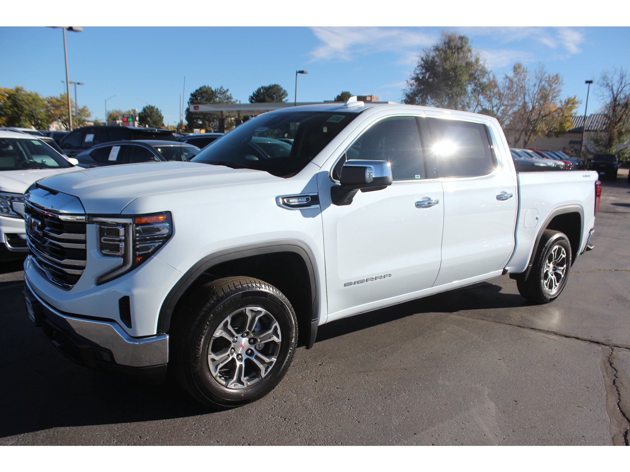 2026 GMC Sierra 1500 SLT - Photo 9