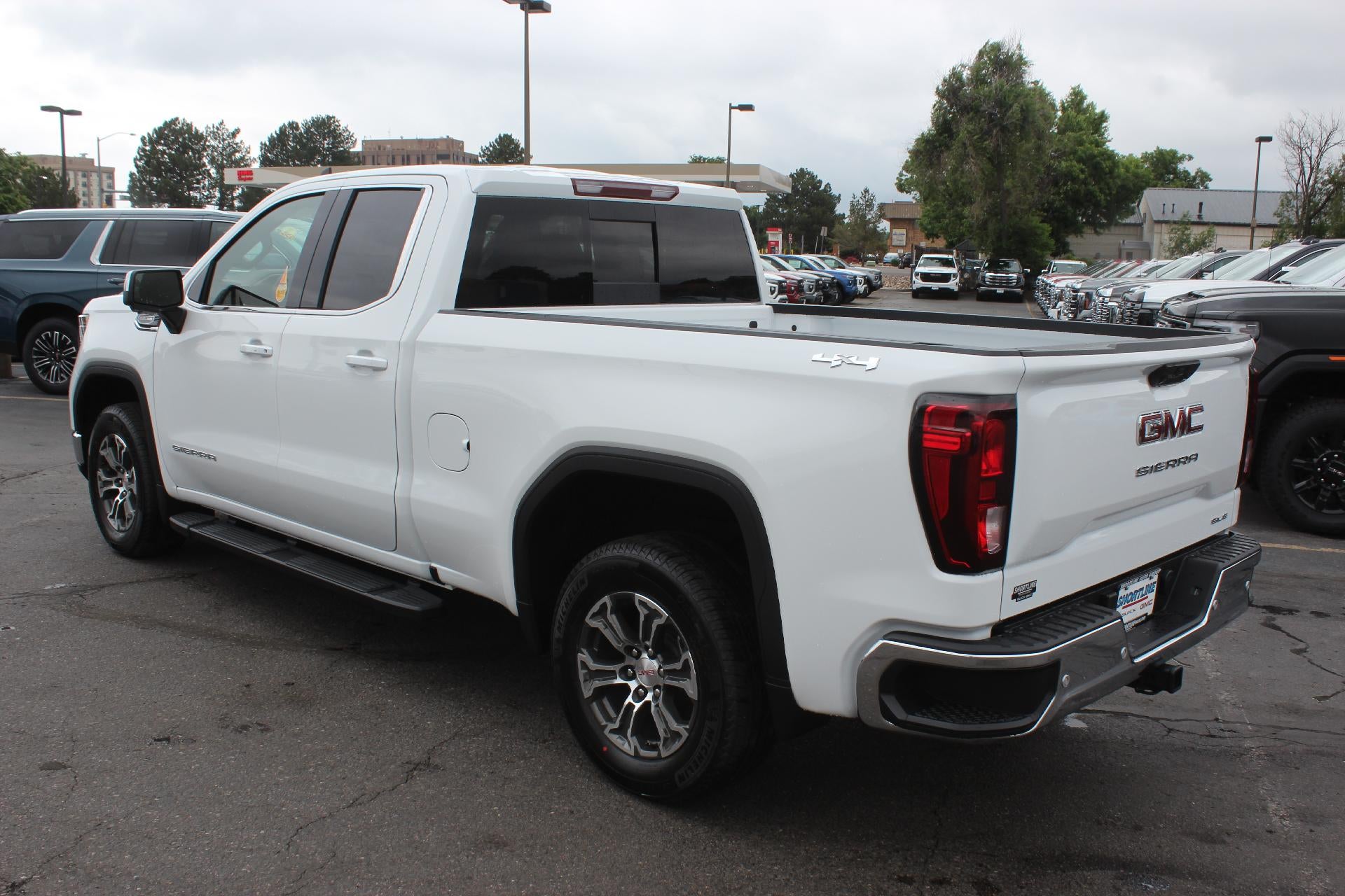 2025 GMC Sierra 1500 SLE