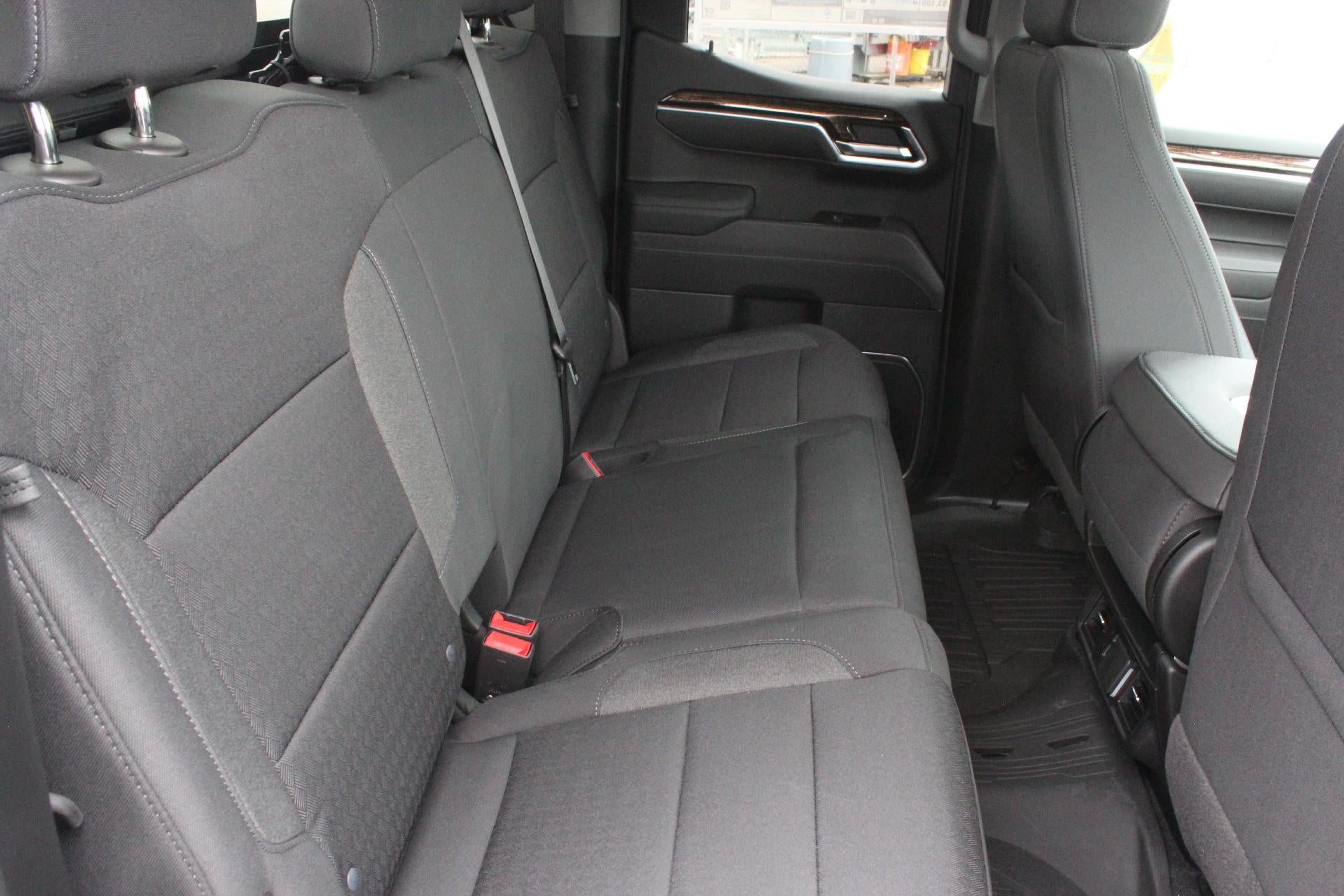 2025 GMC Sierra 1500 SLE