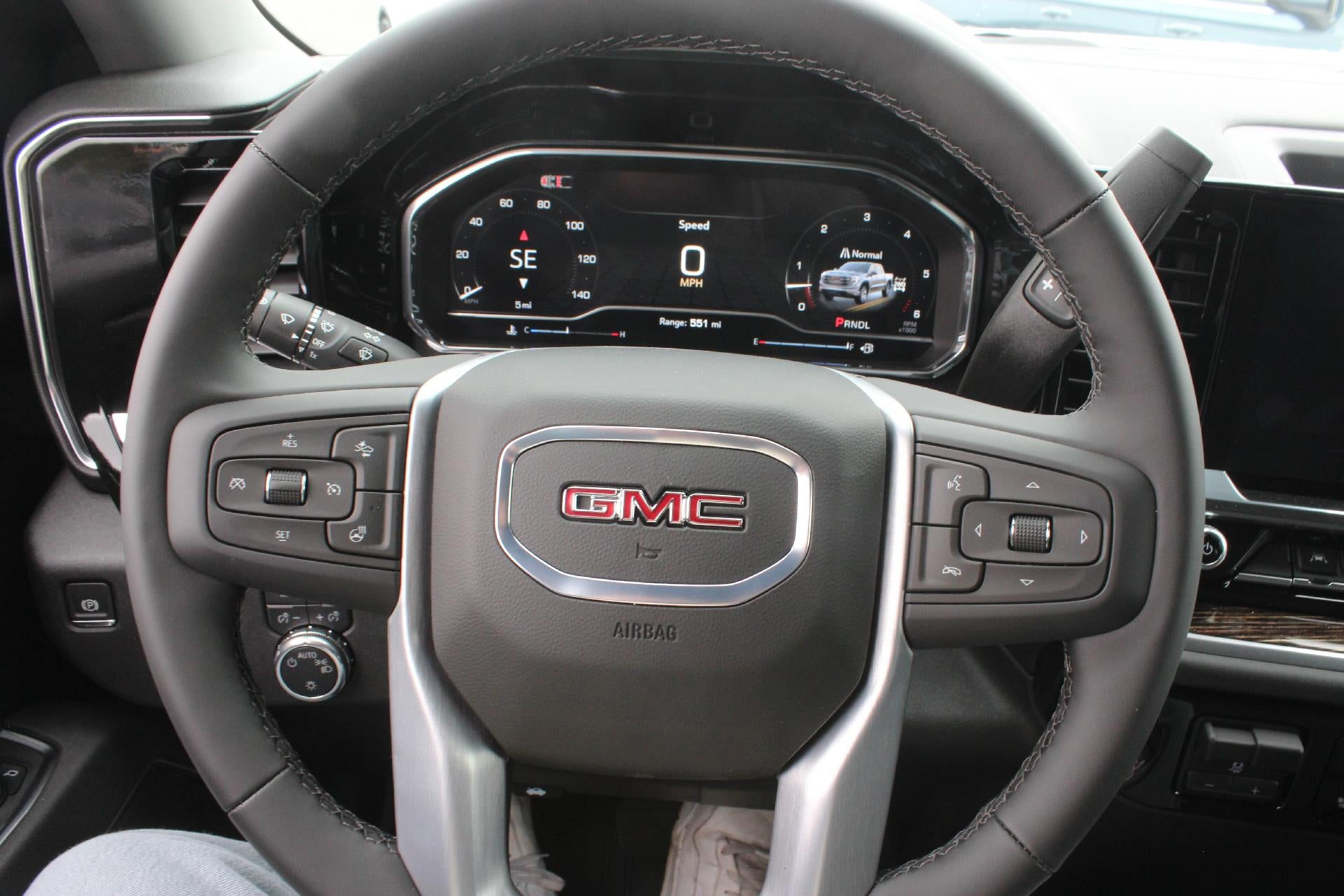 2025 GMC Sierra 1500 SLE