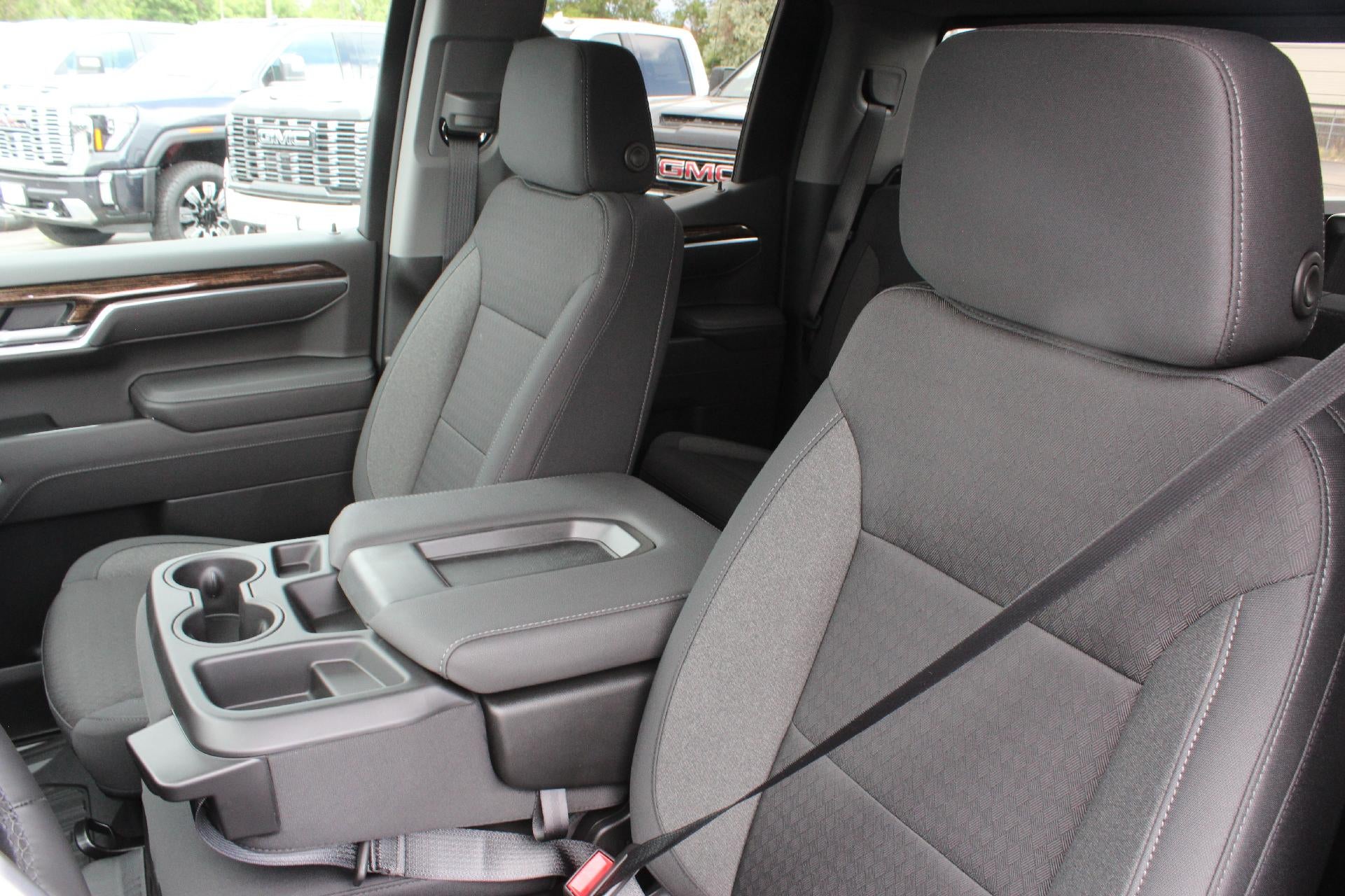 2025 GMC Sierra 1500 SLE