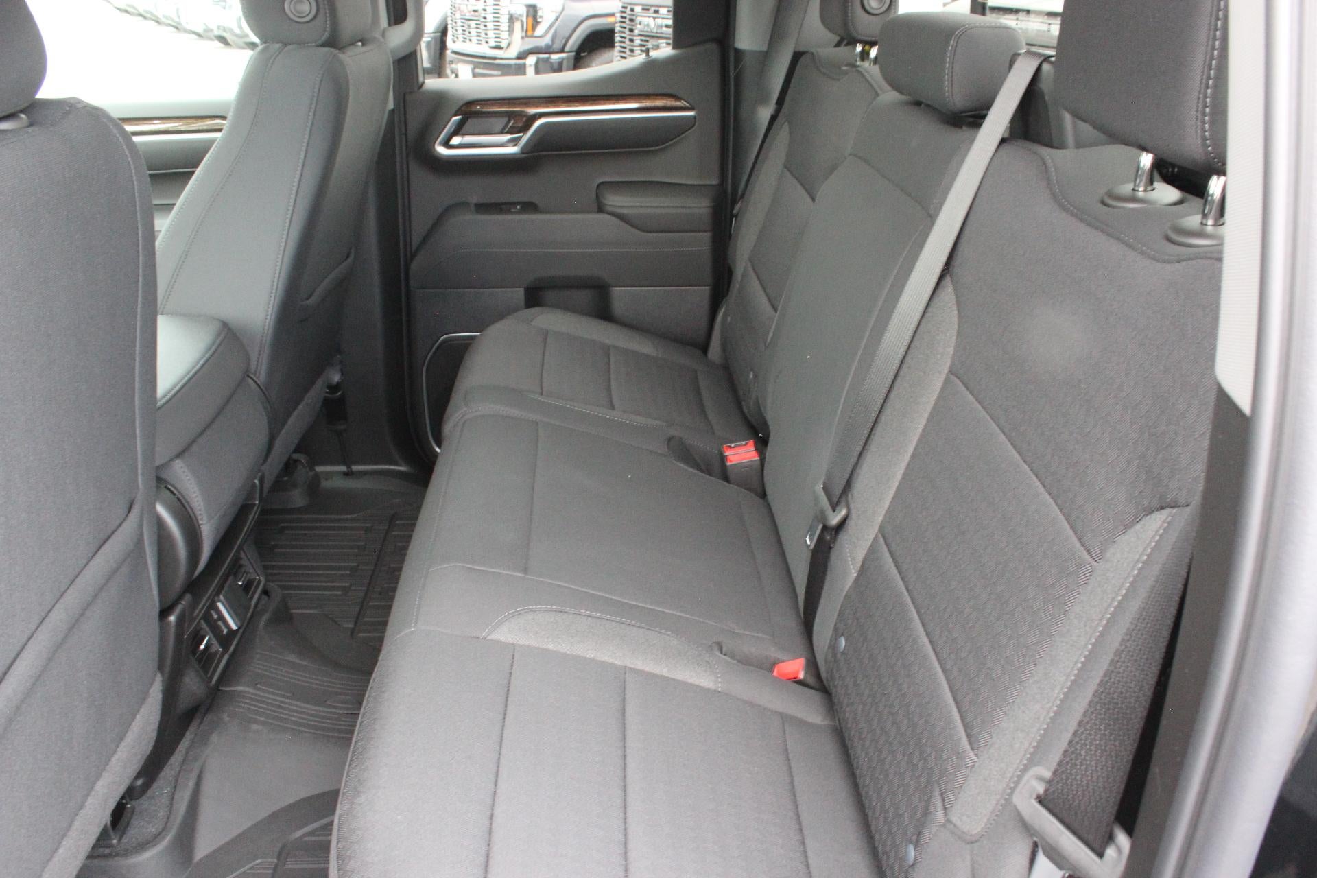 2025 GMC Sierra 1500 SLE