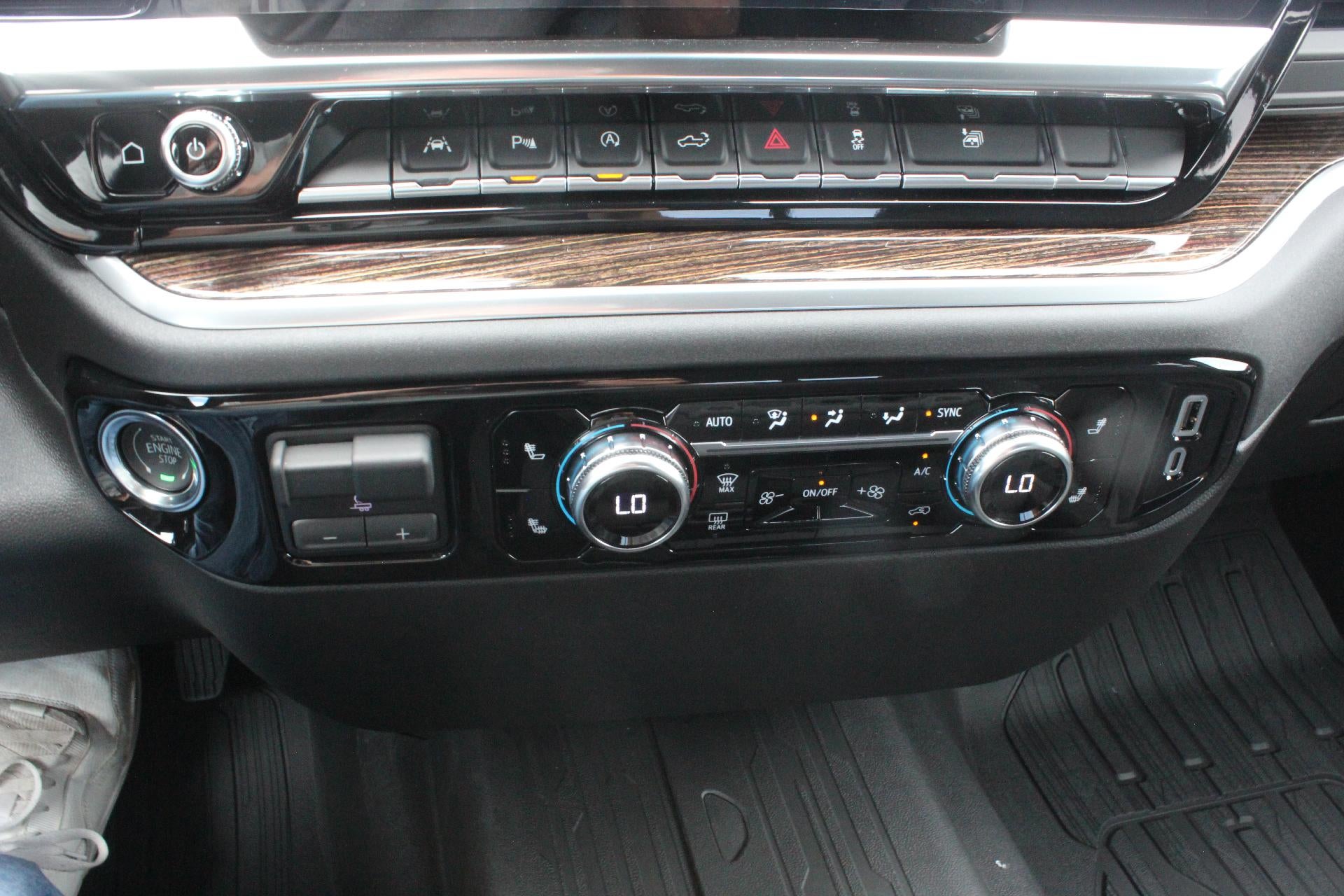 2025 GMC Sierra 1500 SLE