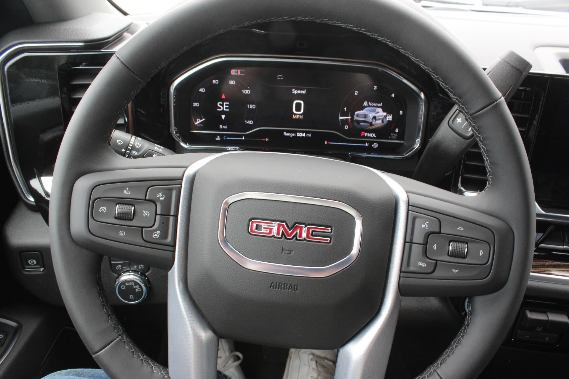 2025 GMC Sierra 1500 SLE