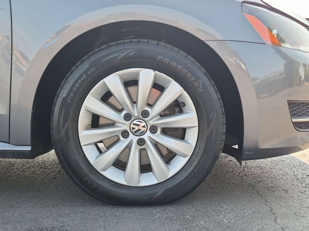 2013 Volkswagen Passat S