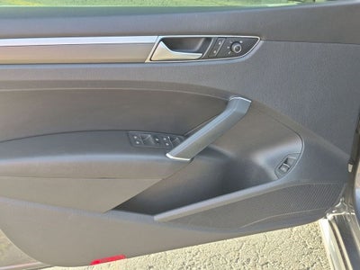 2017 Volkswagen Passat 1.8T R-Line