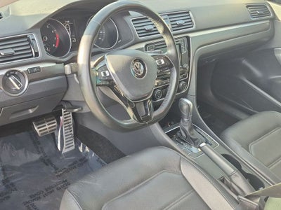 2017 Volkswagen Passat 1.8T R-Line