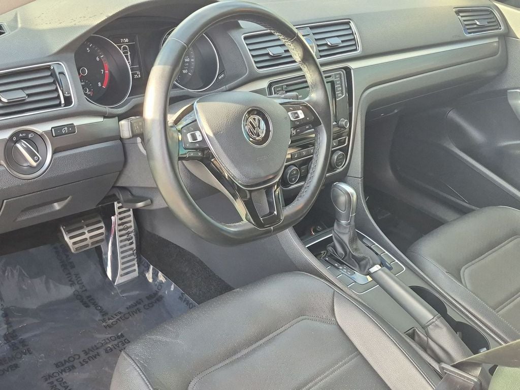 2017 Volkswagen Passat 1.8T R-Line