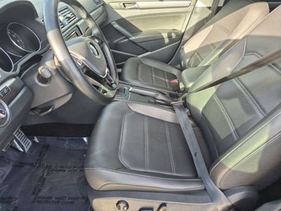 2017 Volkswagen Passat 1.8T R-Line