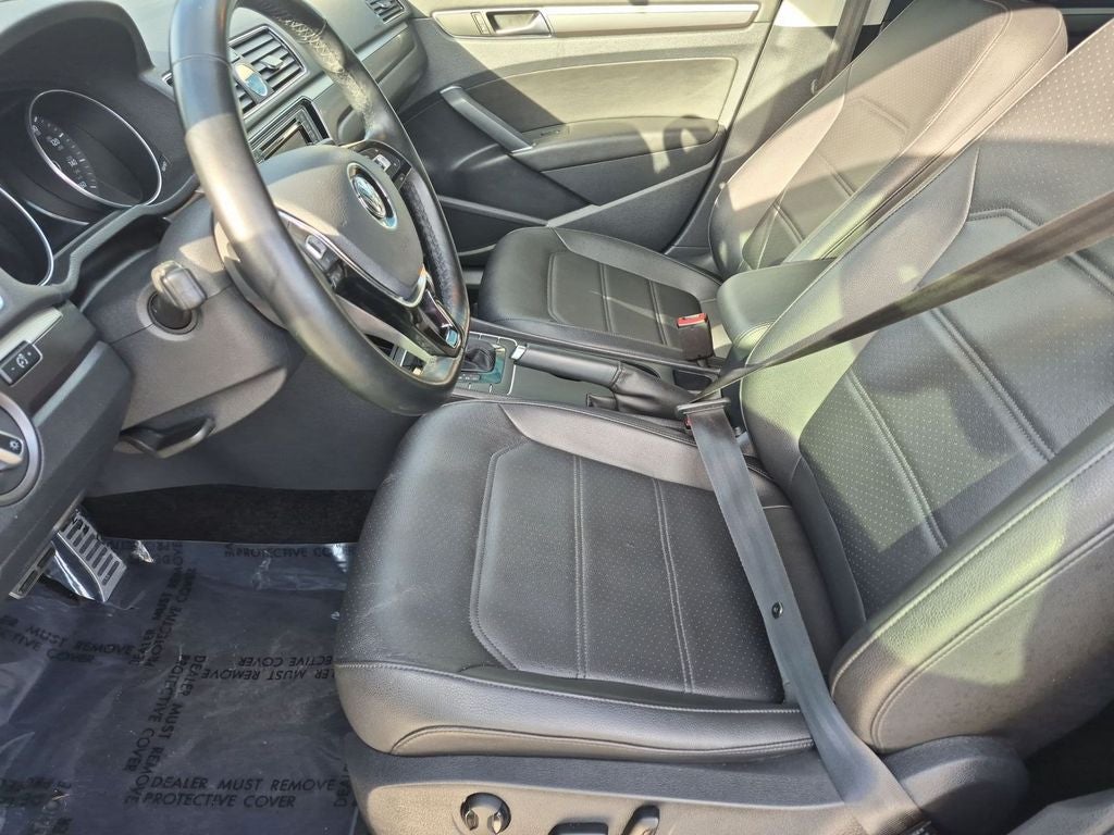 2017 Volkswagen Passat 1.8T R-Line