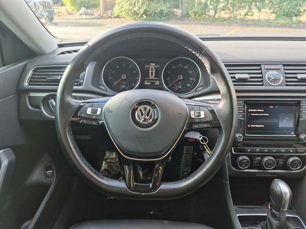 2017 Volkswagen Passat 1.8T R-Line
