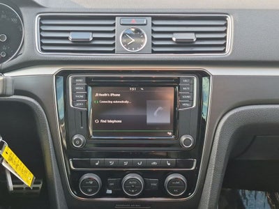 2017 Volkswagen Passat 1.8T R-Line