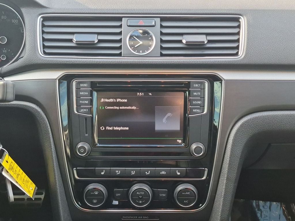 2017 Volkswagen Passat 1.8T R-Line