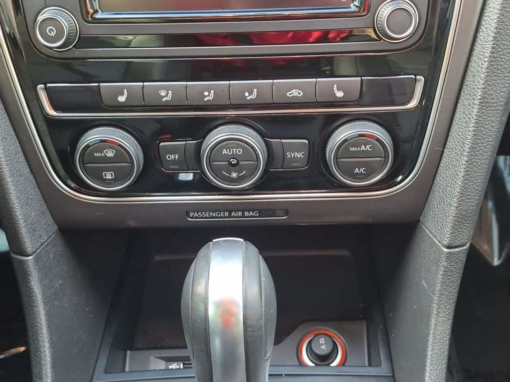 2017 Volkswagen Passat 1.8T R-Line