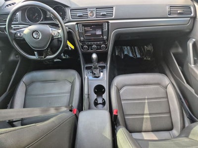 2017 Volkswagen Passat 1.8T R-Line