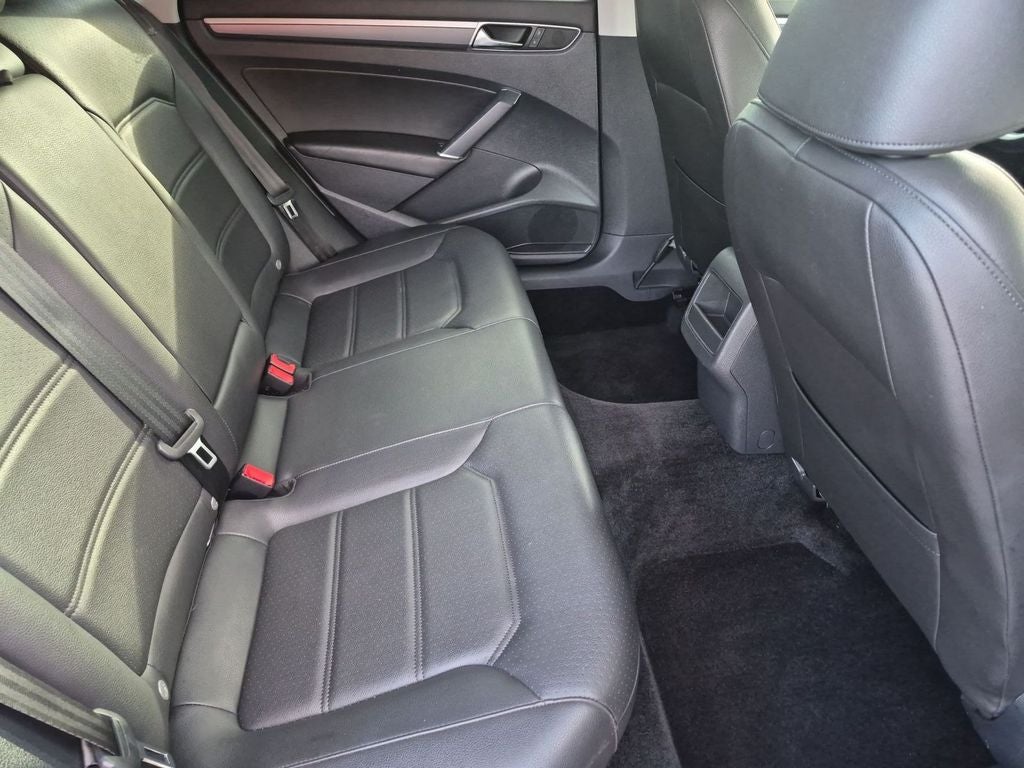 2017 Volkswagen Passat 1.8T R-Line