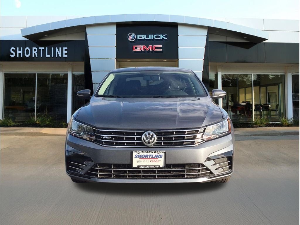 2017 Volkswagen Passat 1.8T R-Line