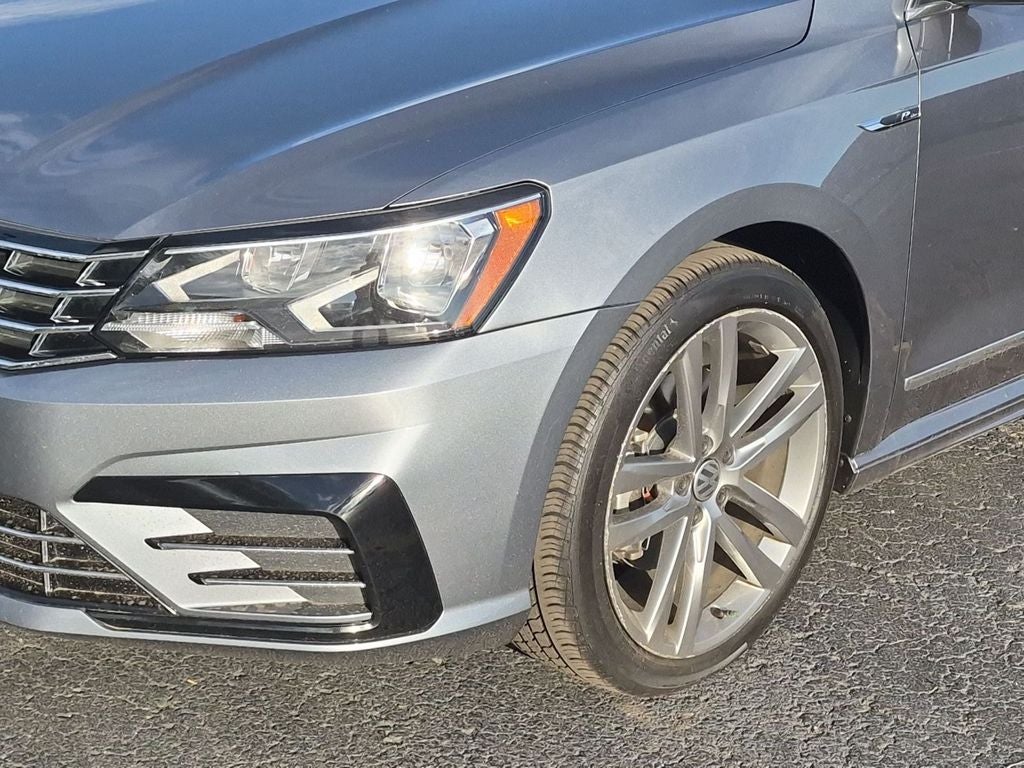 2017 Volkswagen Passat 1.8T R-Line