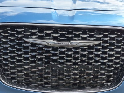 2023 Chrysler 300 Touring L