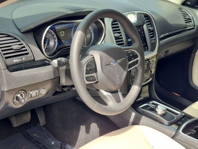 2023 Chrysler 300 Touring L