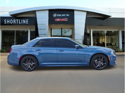 2023 Chrysler 300 Touring L