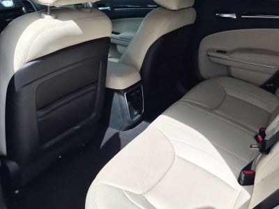 2023 Chrysler 300 Touring L