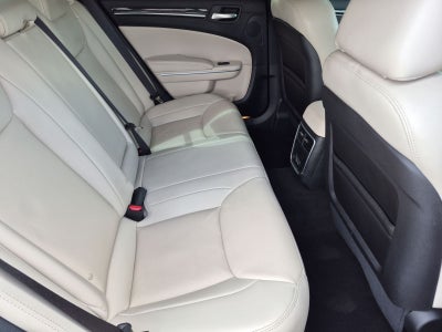 2023 Chrysler 300 Touring L