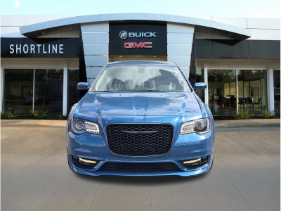 2023 Chrysler 300 Touring L