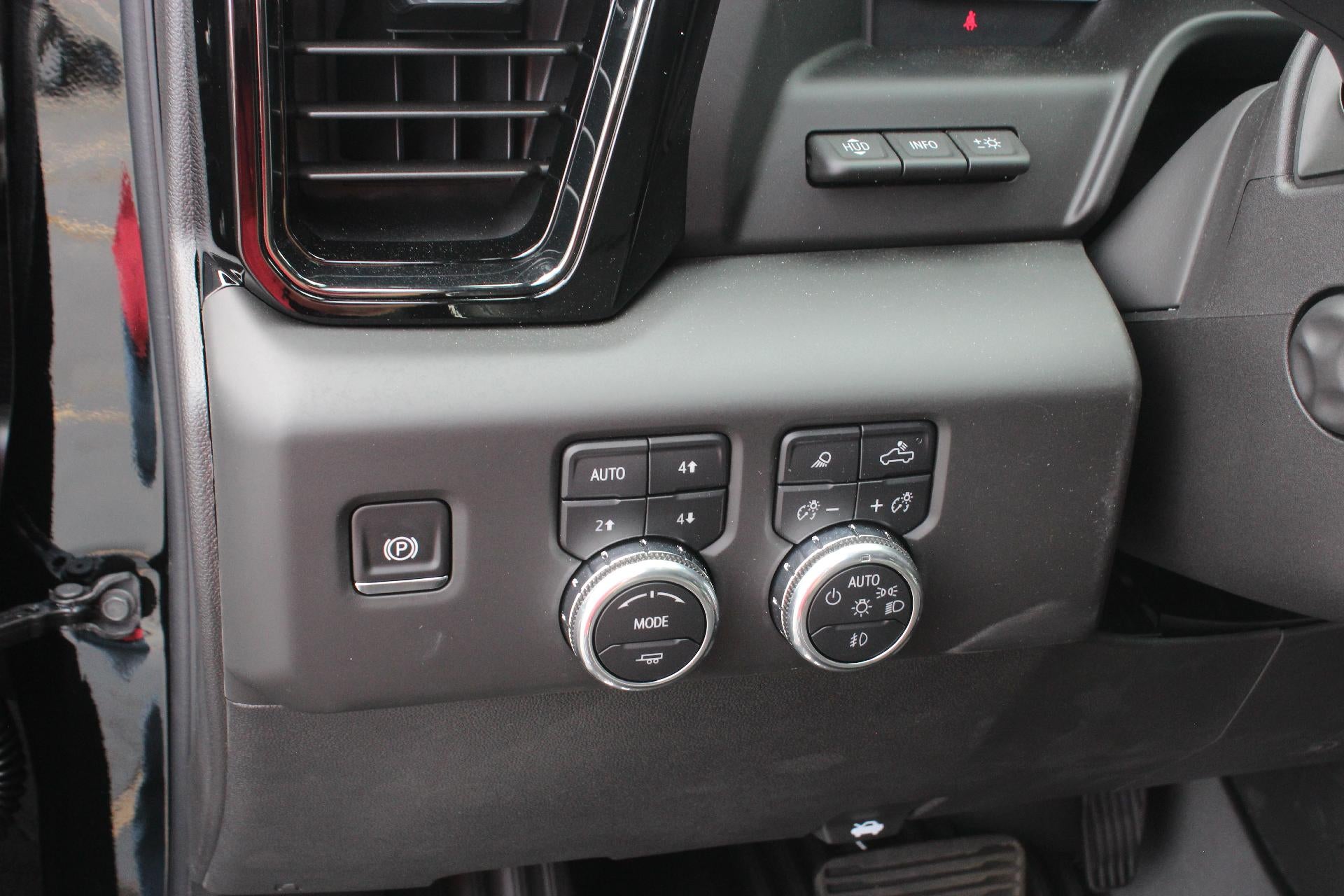 2025 GMC Sierra 1500 AT4X