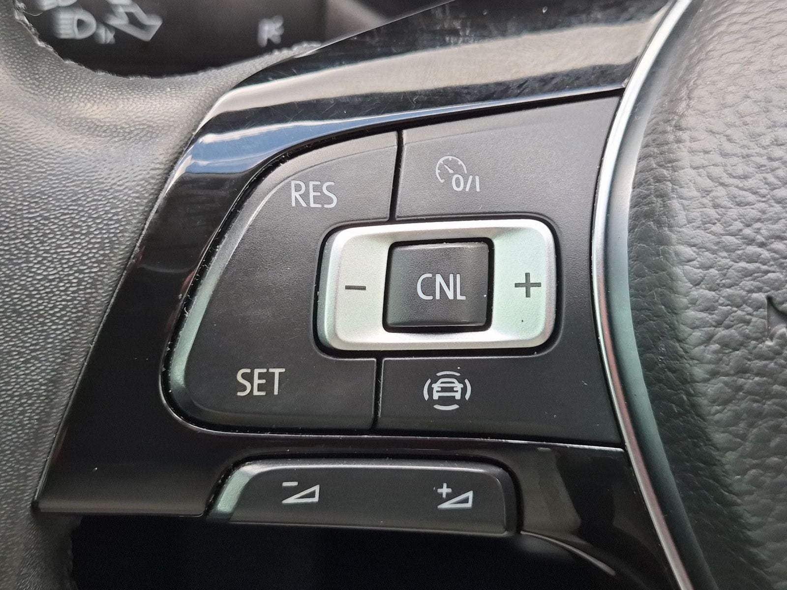 2020 Volkswagen Tiguan 2.0T SE