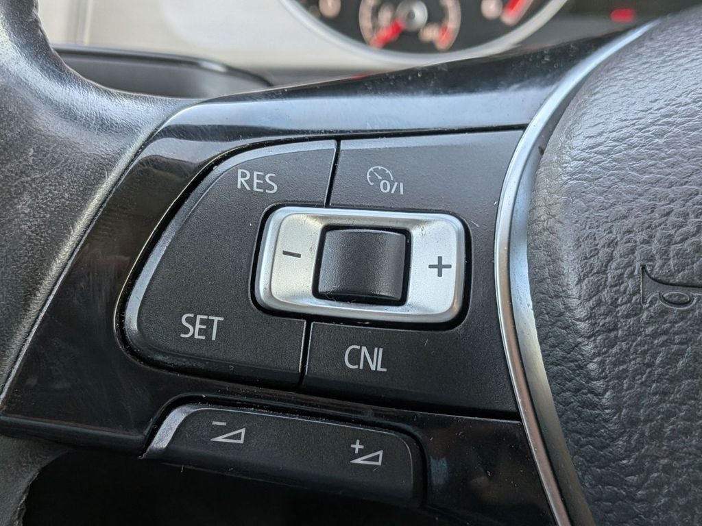 2015 Volkswagen Golf SportWagen TDI S 4-Door