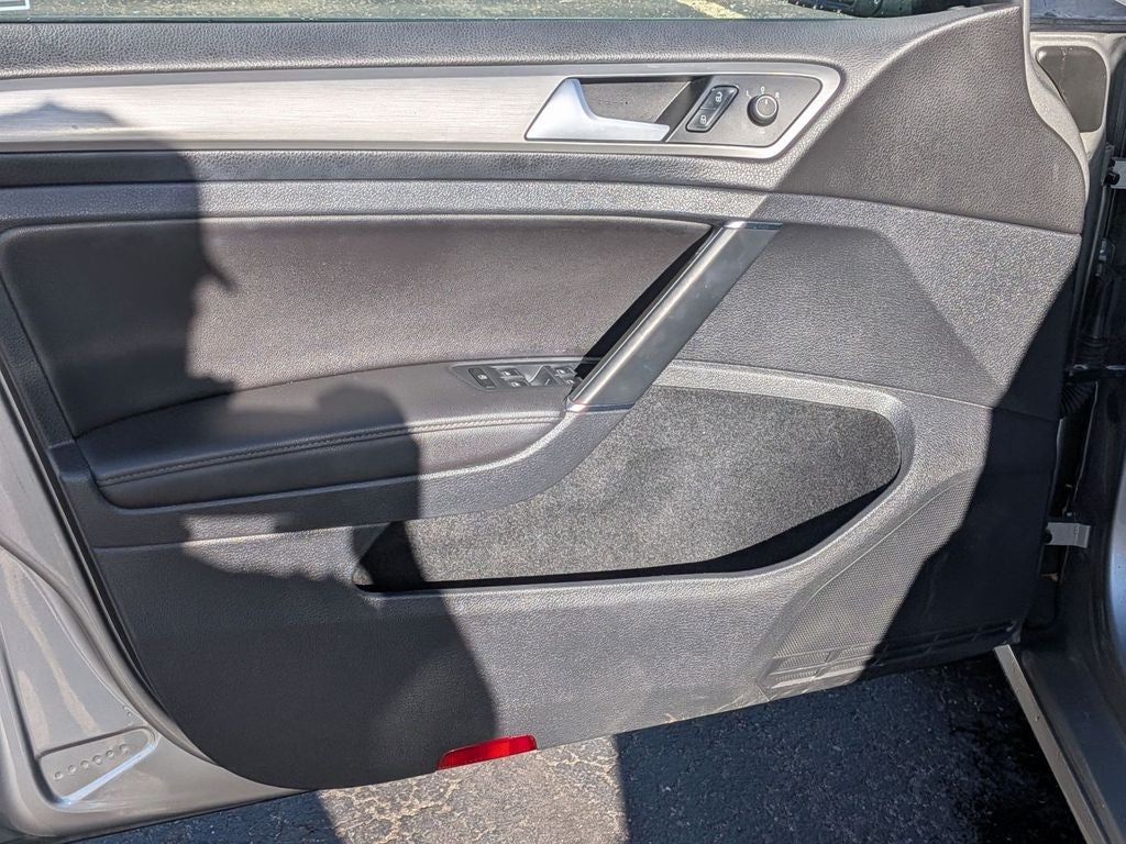 2015 Volkswagen Golf SportWagen TDI S 4-Door