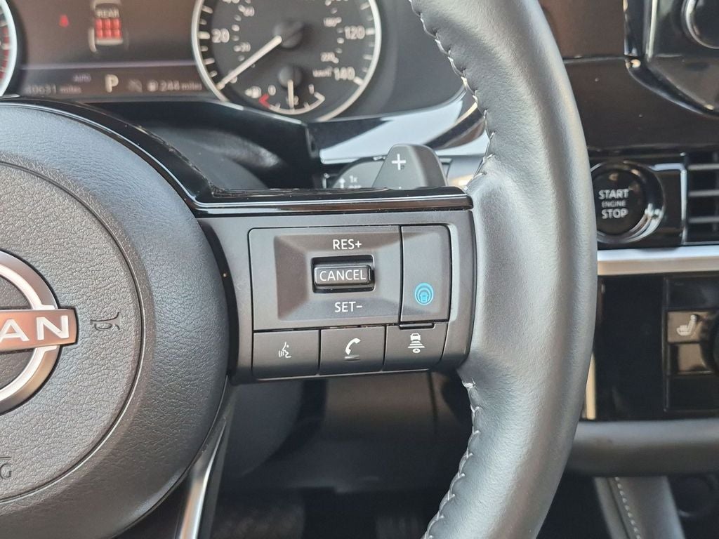 2025 Nissan Pathfinder SL