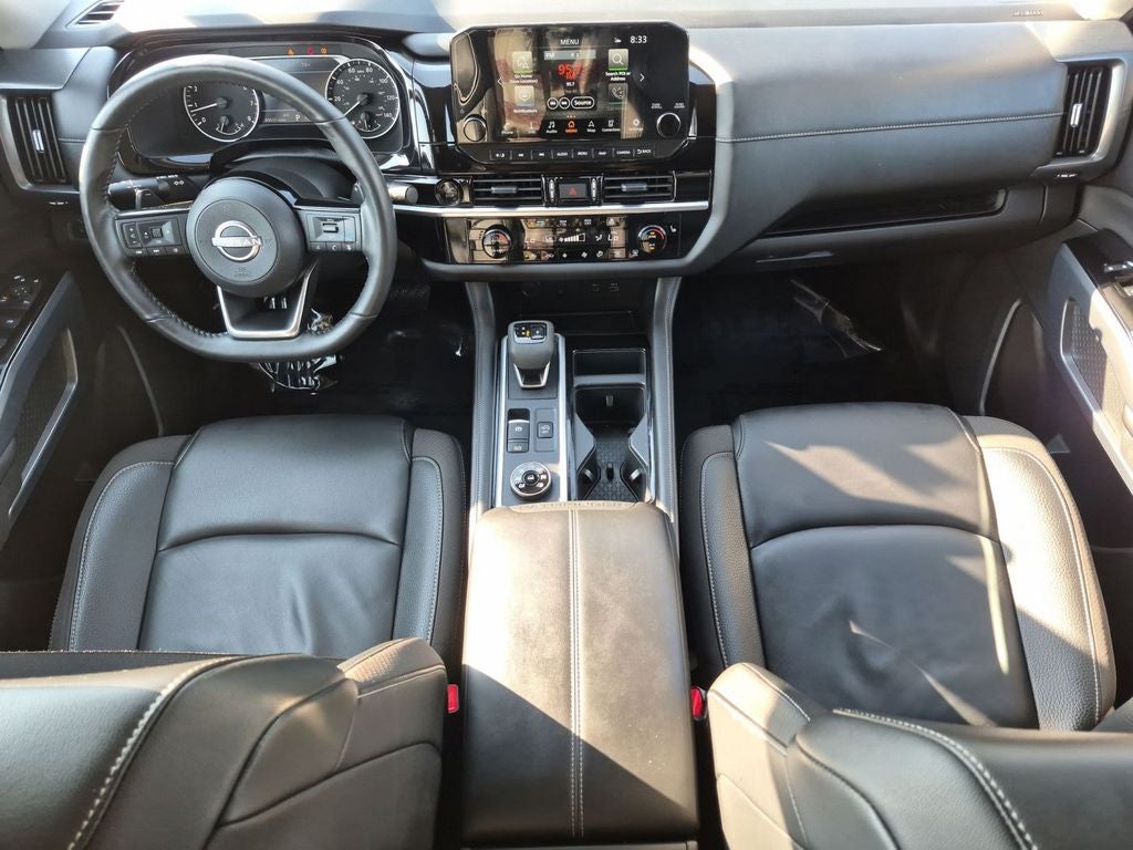 2025 Nissan Pathfinder SL
